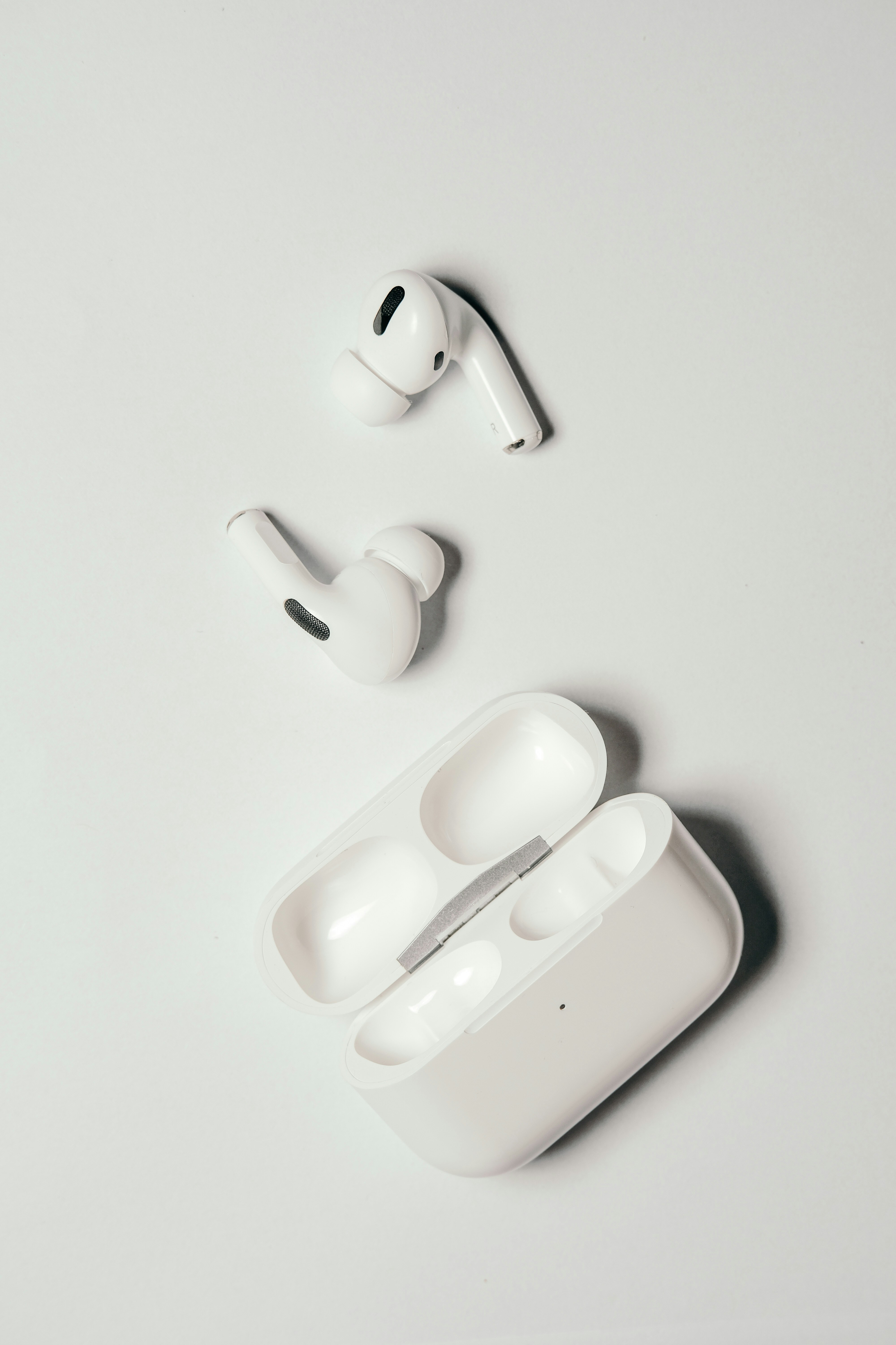Earbuds & Headphones